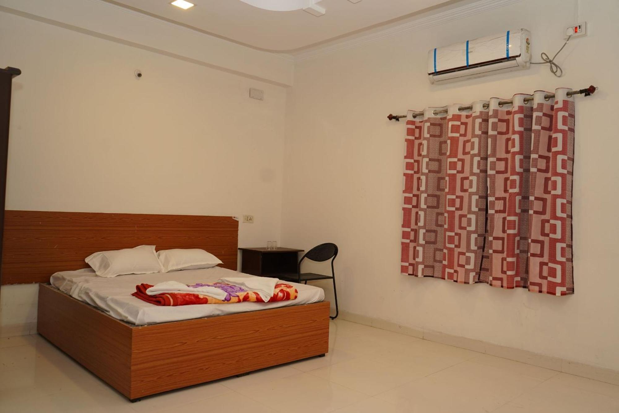 Hotel Chaitanya Lodging Supe Εξωτερικό φωτογραφία